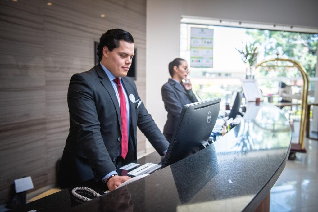 Bisnis Hotel